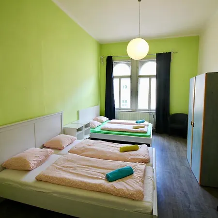 Great 2 Bedroom Flatel On Vinohrady * Prag