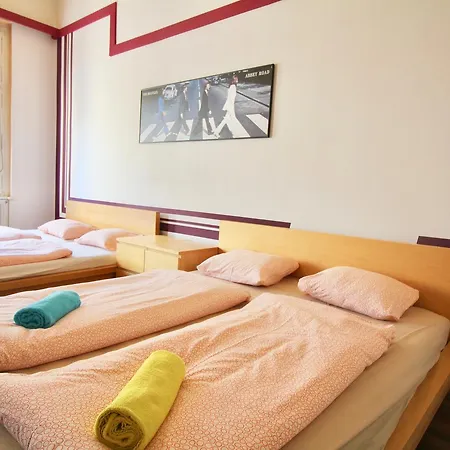 Great 2 Bedroom Flatel On Vinohrady *